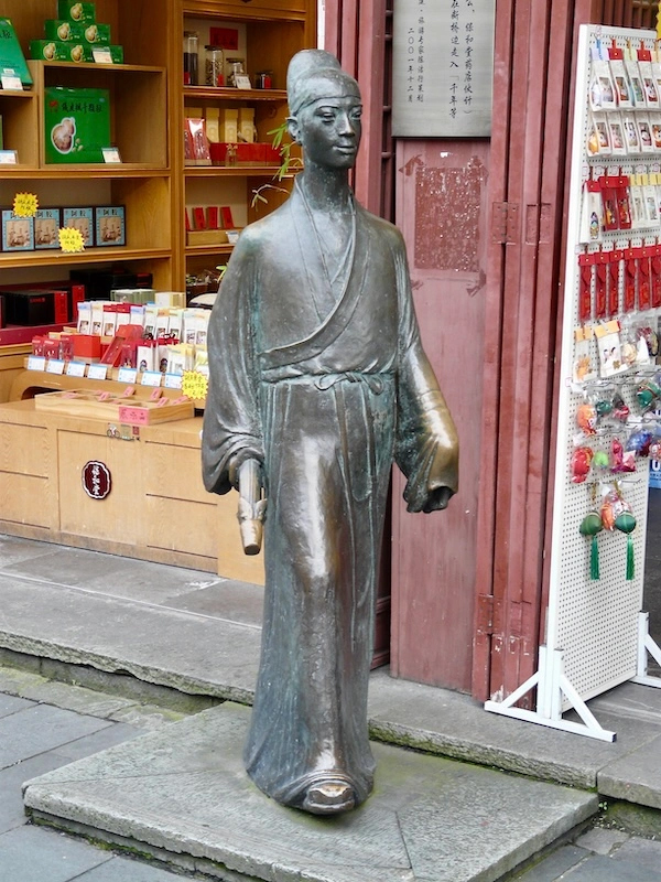 socha-cina-mesto kopie
